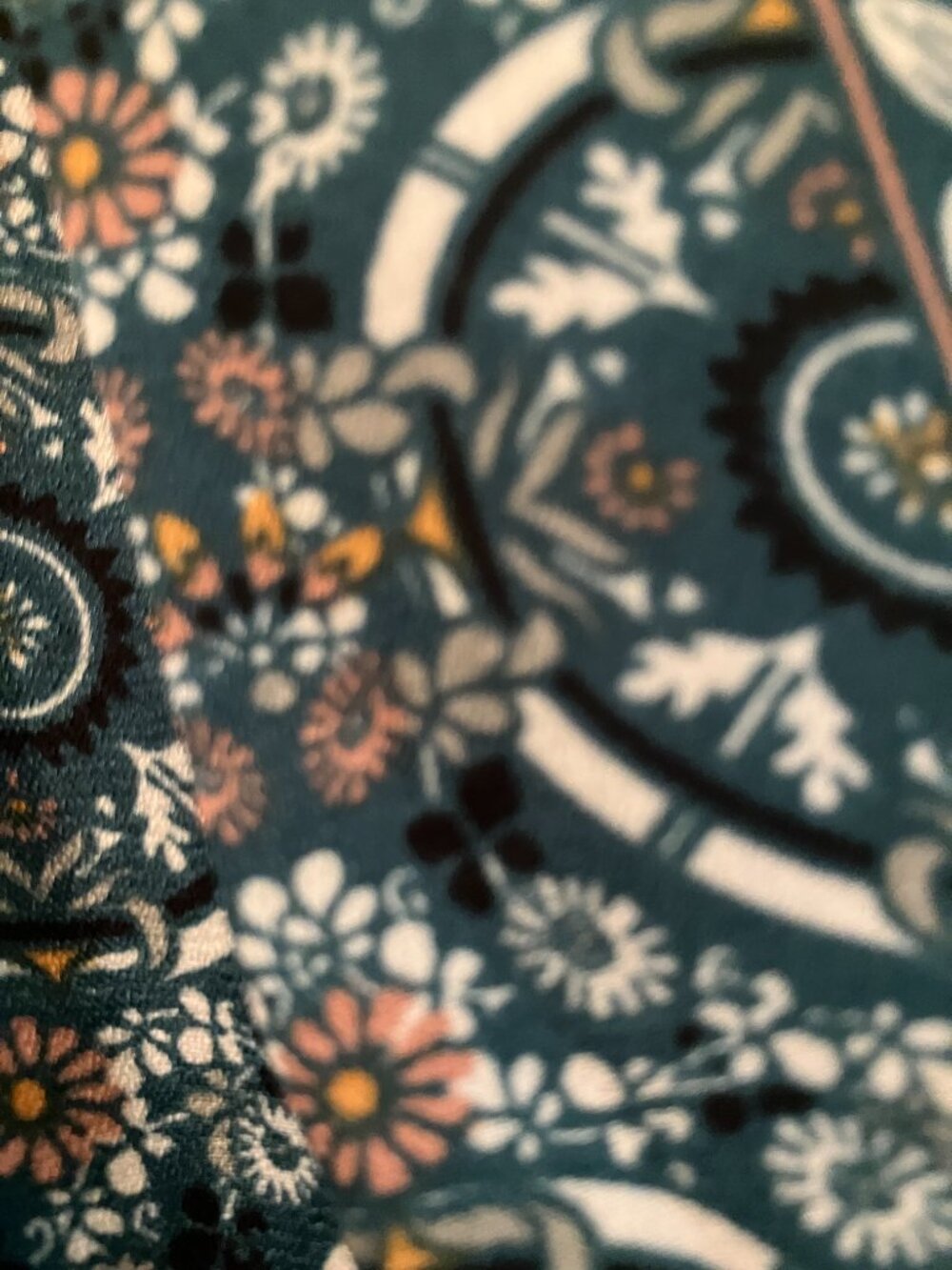 Max Studio Patterned Blouse with Ties Size M - Picture 3 of 10